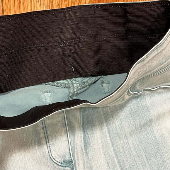 NWOT Coco + Carmen Green Acid Wash Elastic Waist Pull On Jeans - Picture 6 of 8